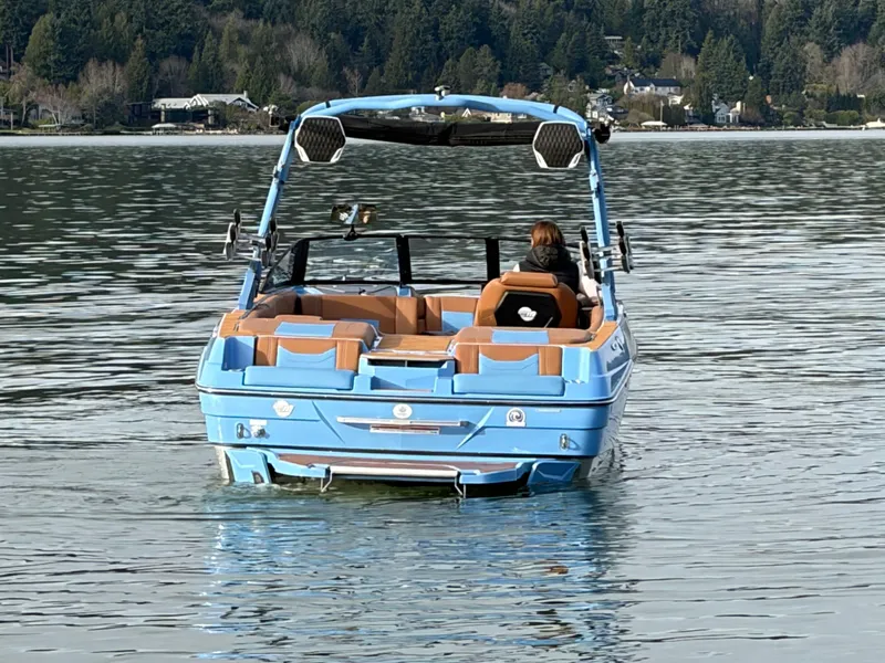 Slide: The Image of Malibu Wakesetter 23 LSV 2025 - 12