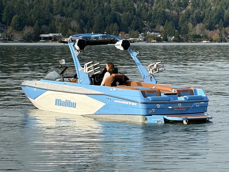 Slide: The Image of Malibu Wakesetter 23 LSV 2025 - 14