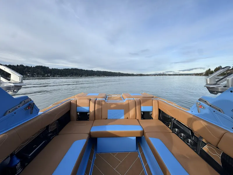Slide: The Image of Malibu Wakesetter 23 LSV 2025 - 15