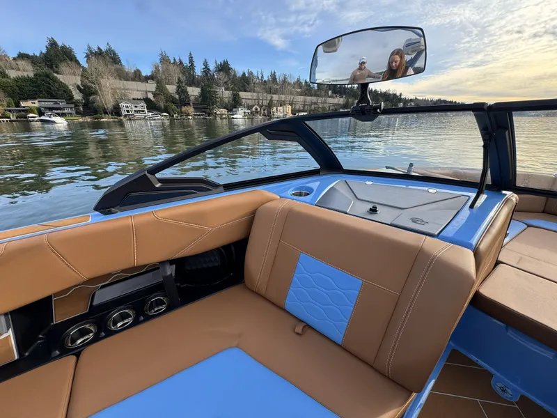 Slide: The Image of Malibu Wakesetter 23 LSV 2025 - 19