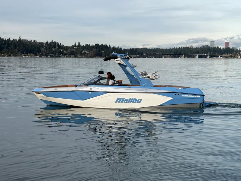 Slide: The Image of Malibu Wakesetter 23 LSV 2025 - 3