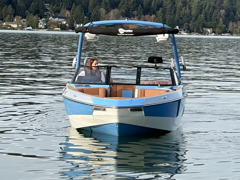 Slide: The Image of Malibu Wakesetter 23 LSV 2025 - 6