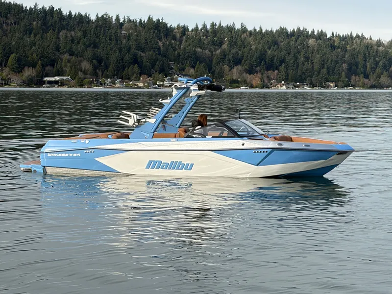 Slide: The Image of Malibu Wakesetter 23 LSV 2025 - 8