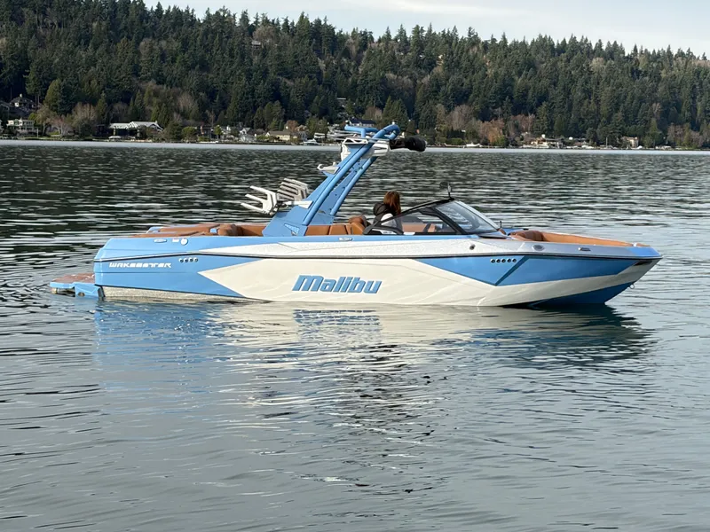 Slide: The Image of Malibu Wakesetter 23 LSV 2025 - 9