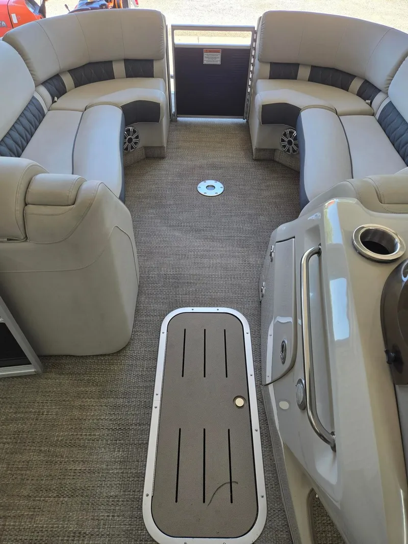 Slide: The Image of Bennington 23RSR 2019 - 6