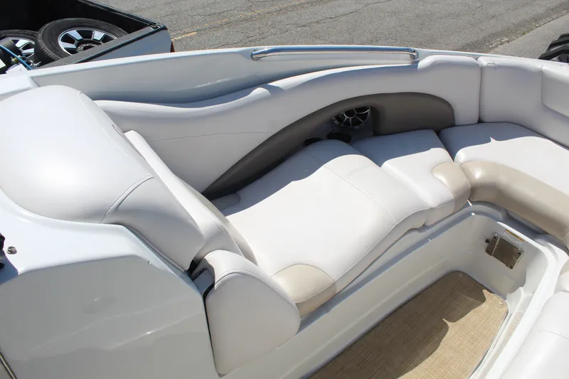 Slide: The Image of Crownline Boats 255 SS 2013 - 17