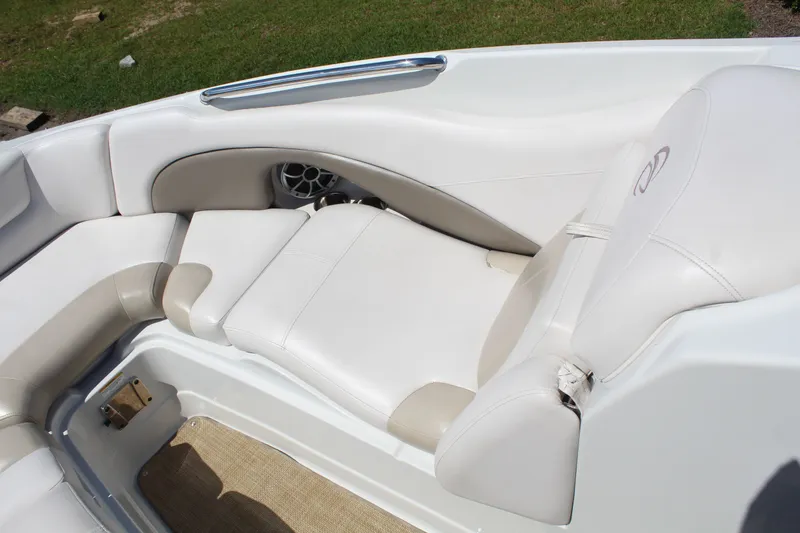 Slide: The Image of Crownline Boats 255 SS 2013 - 18