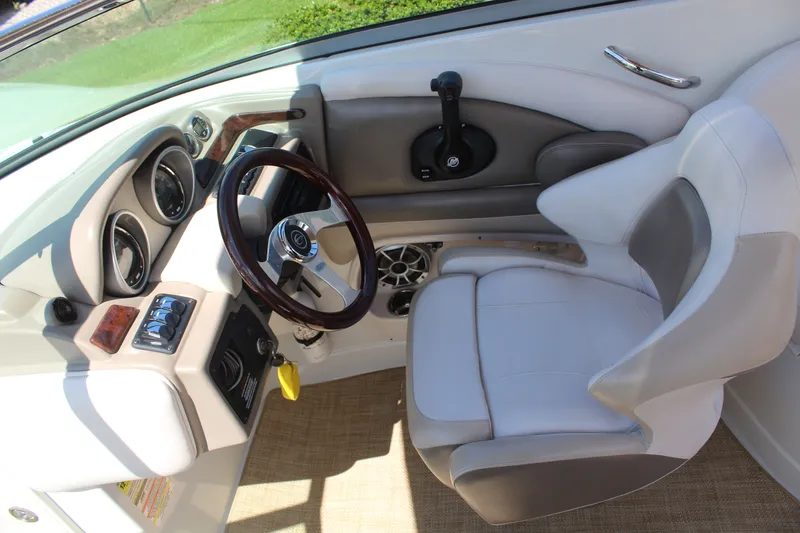 Slide: The Image of Crownline Boats 255 SS 2013 - 9