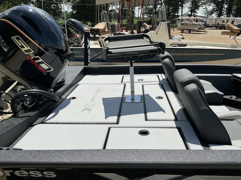 Slide: The Image of Xpress H18C Crappie 2026 - 9