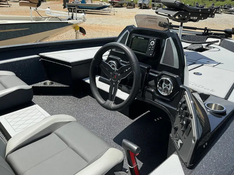 Slide: The Image of Xpress H18C Crappie 2026 - 8