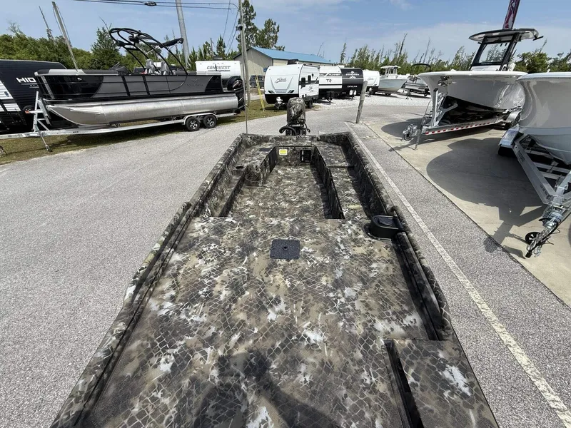 Slide: The Image of Excel 1751 Viper F4 2026 - 7