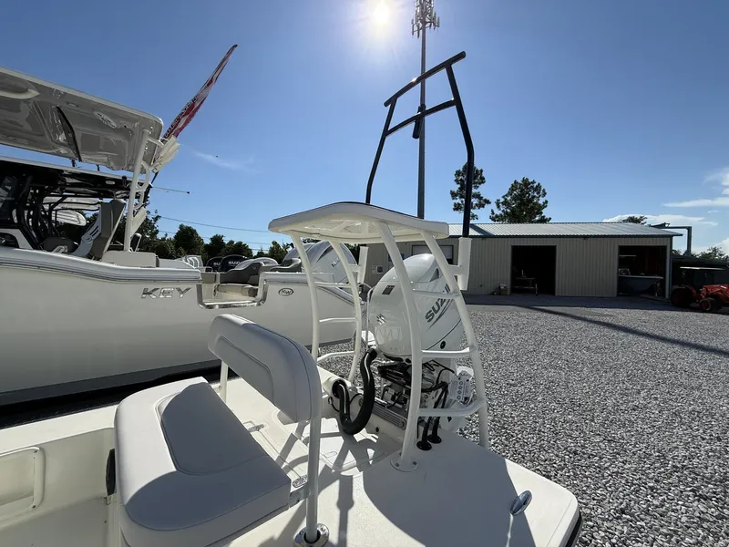 Slide: The Image of Spyder FX17 Flicker 2026 - 4