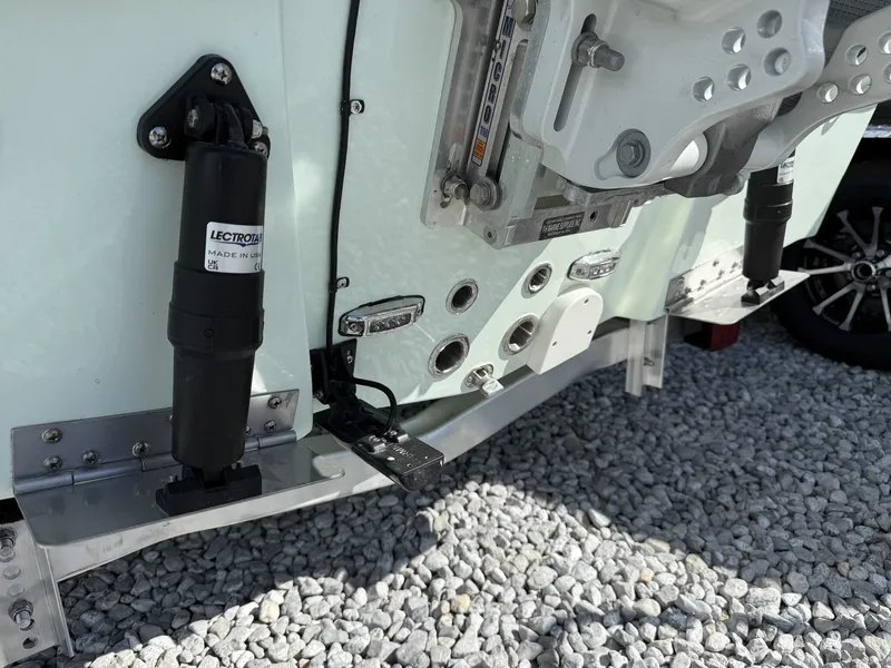 Slide: The Image of Spyder FX17 Flicker 2026 - 7