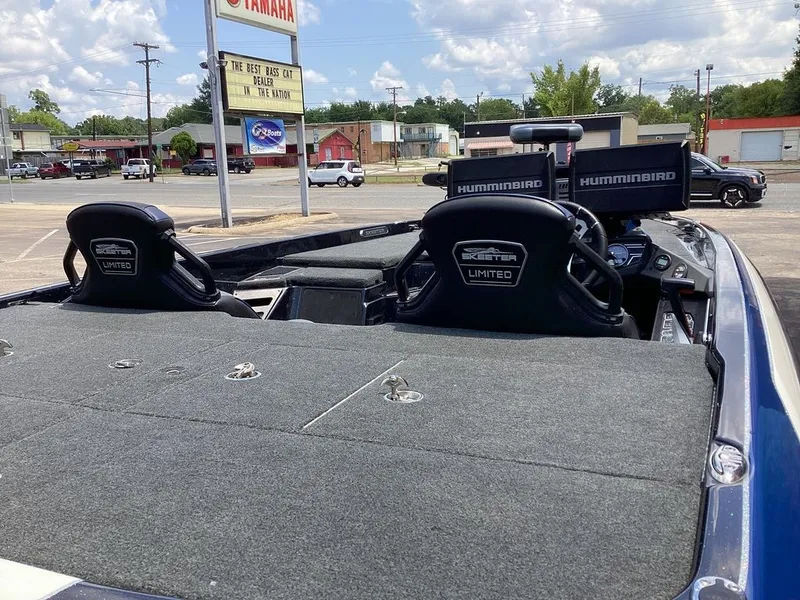 Slide: The Image of Skeeter FXR21 2021 - 13