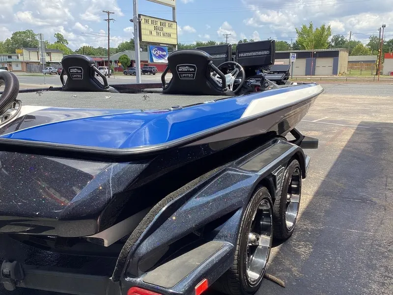 Slide: The Image of Skeeter FXR21 2021 - 14