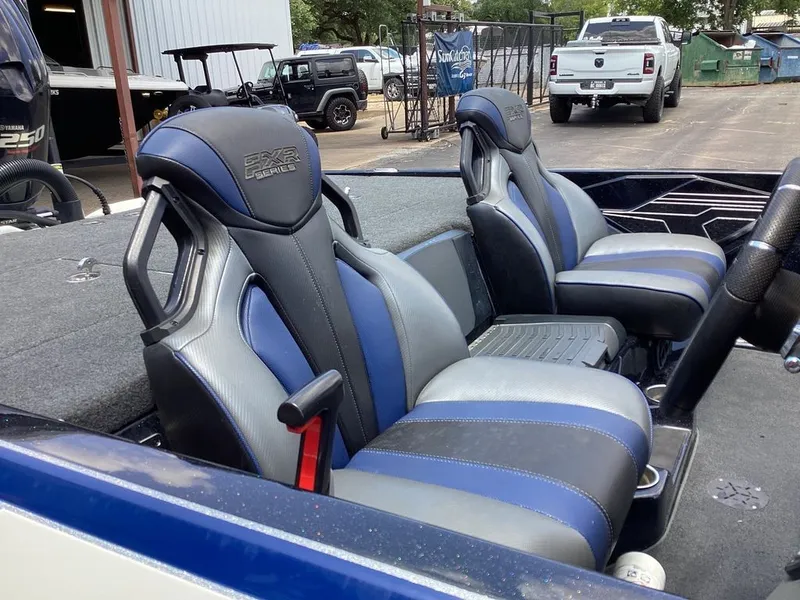 Slide: The Image of Skeeter FXR21 2021 - 20