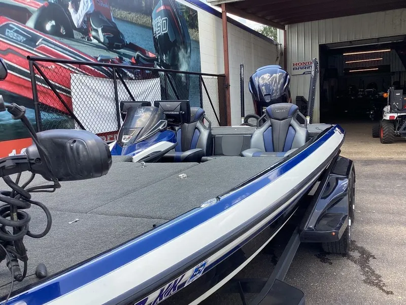 Slide: The Image of Skeeter FXR21 2021 - 22