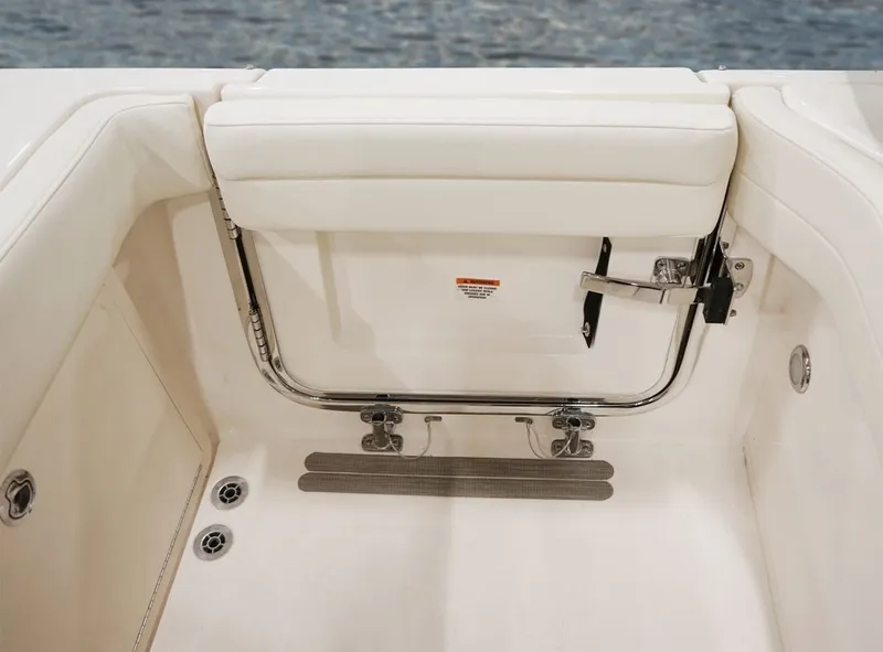 Slide: The Image of Grady-White Freedom 325 2026 - 19