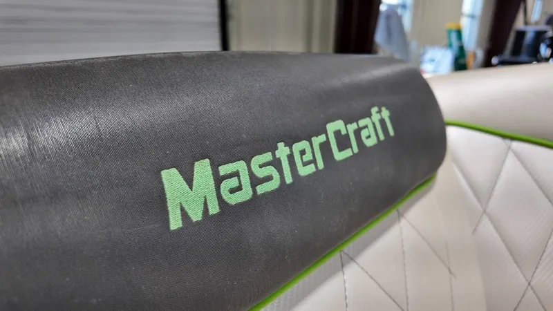 Slide: The Image of MasterCraft X30 2012 - 19