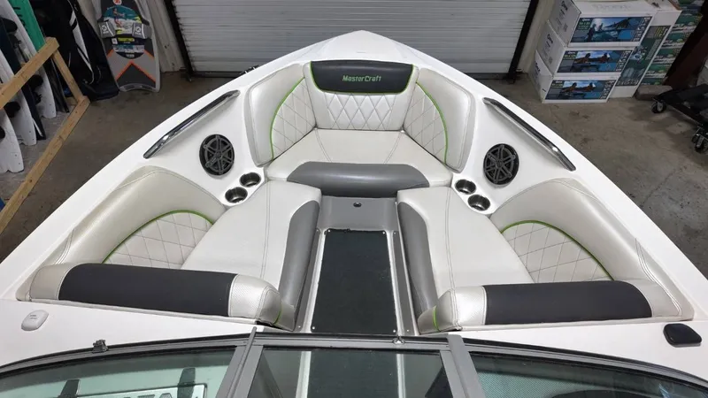 Slide: The Image of MasterCraft X30 2012 - 20