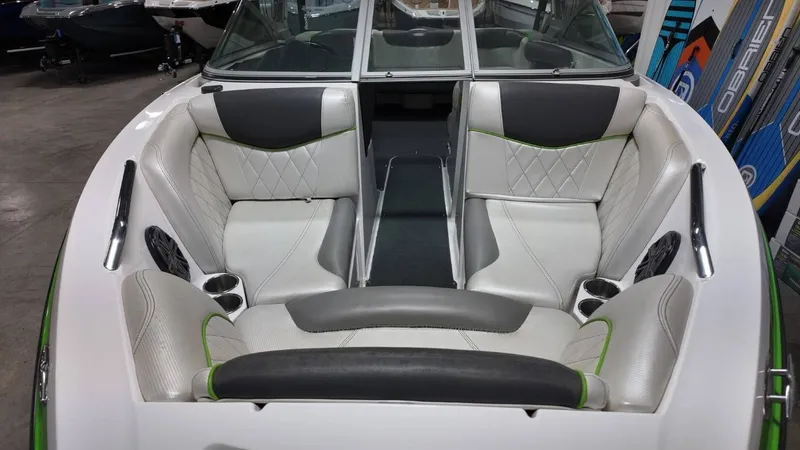 Slide: The Image of MasterCraft X30 2012 - 21