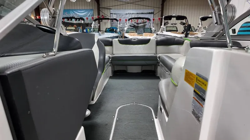 Slide: The Image of MasterCraft X30 2012 - 23