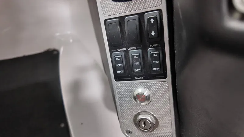 Slide: The Image of MasterCraft X30 2012 - 36