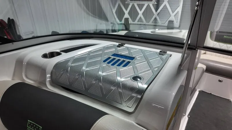 Slide: The Image of MasterCraft X30 2012 - 39