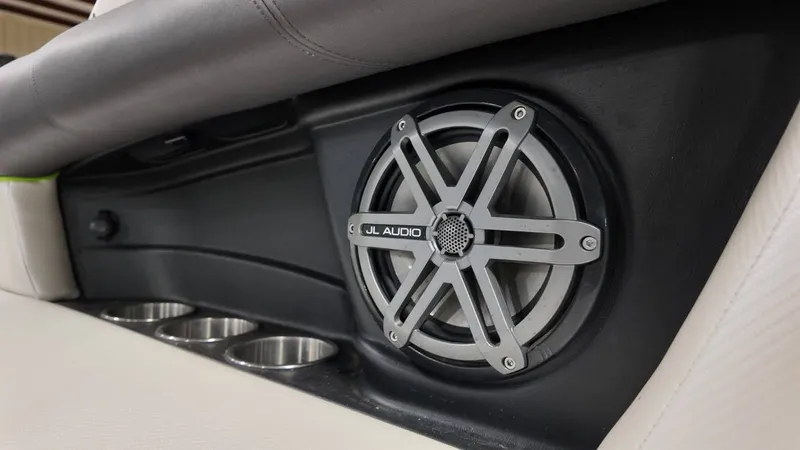 Slide: The Image of MasterCraft X30 2012 - 43