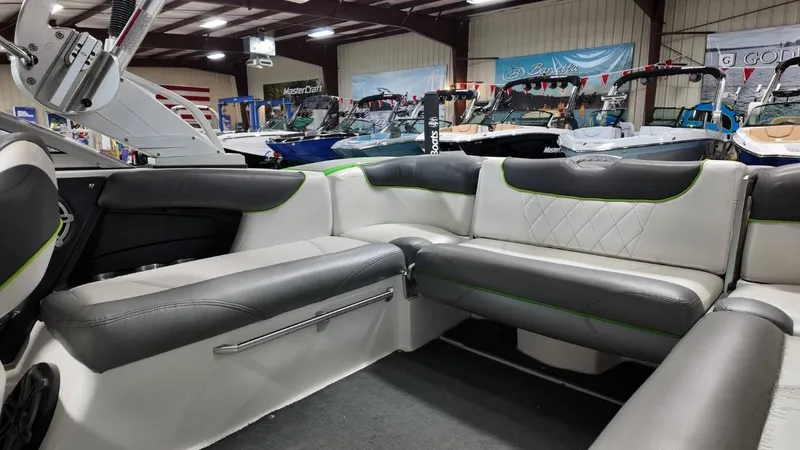 Slide: The Image of MasterCraft X30 2012 - 47