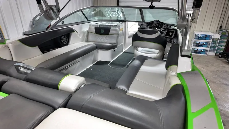 Slide: The Image of MasterCraft X30 2012 - 49