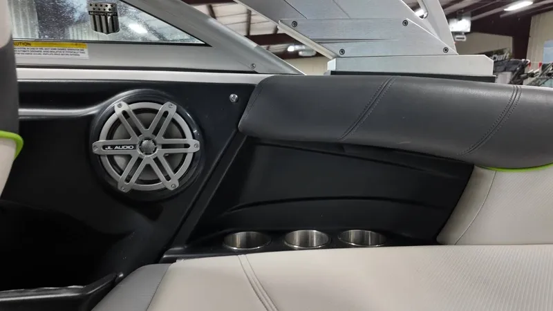 Slide: The Image of MasterCraft X30 2012 - 51