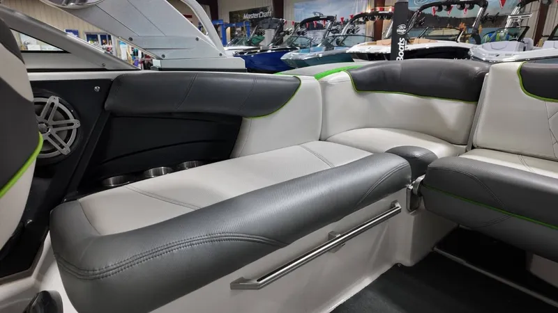 Slide: The Image of MasterCraft X30 2012 - 52