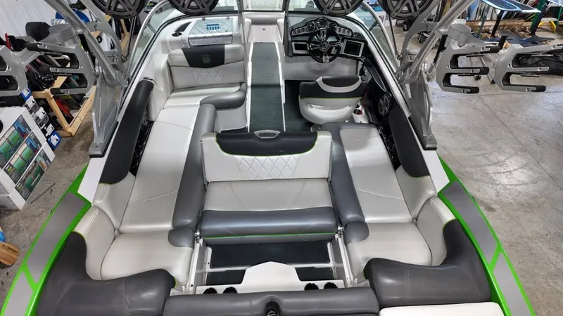 Slide: The Image of MasterCraft X30 2012 - 54