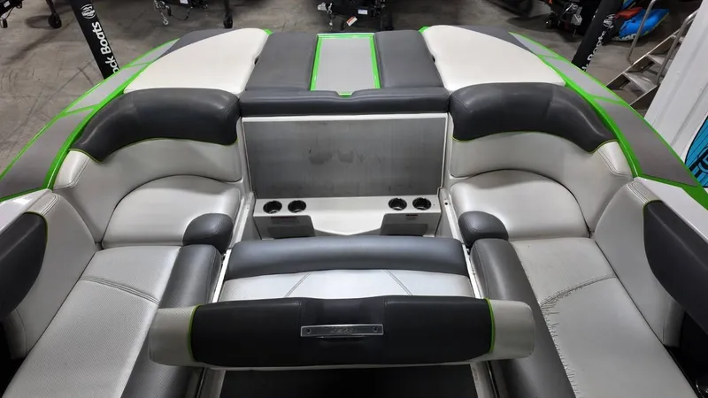 Slide: The Image of MasterCraft X30 2012 - 55