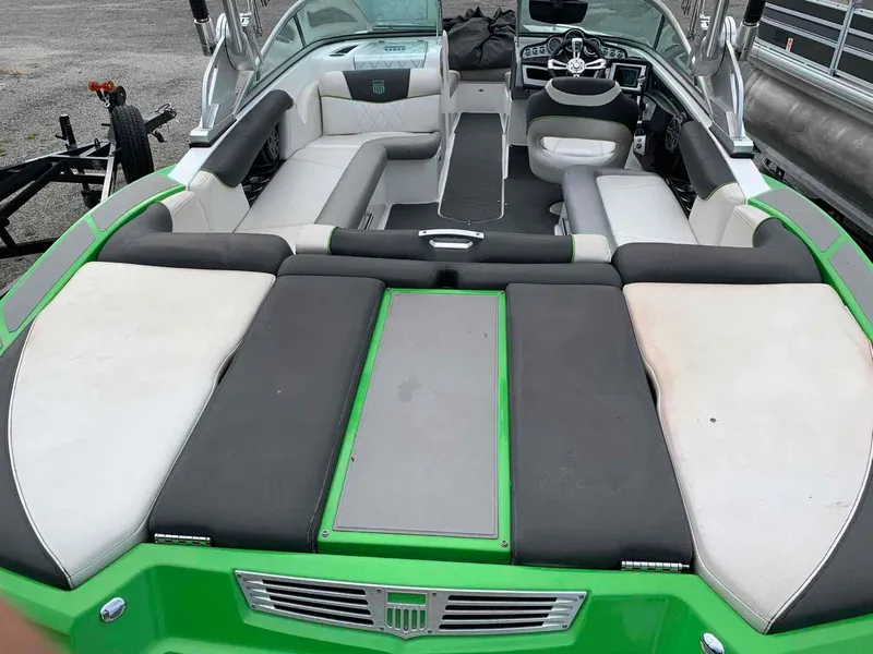 Slide: The Image of MasterCraft X30 2012 - 6