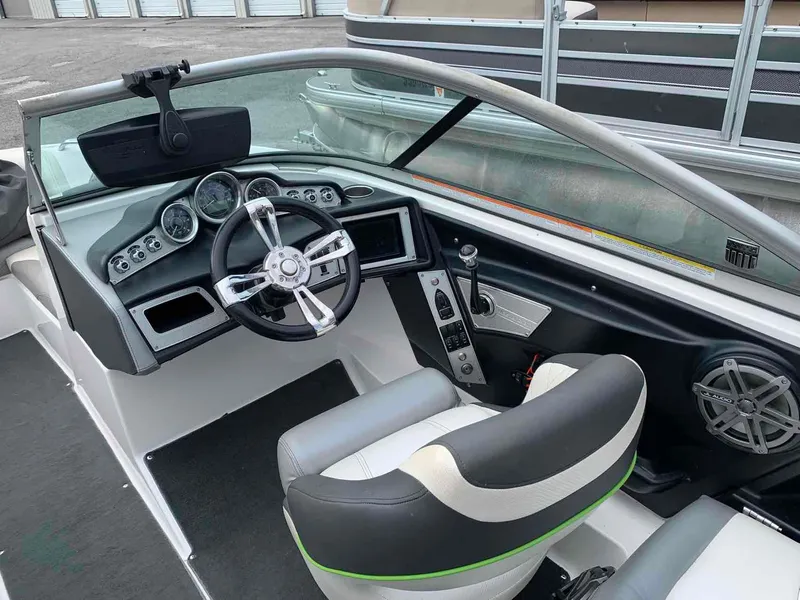 Slide: The Image of MasterCraft X30 2012 - 8