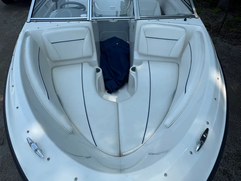 Slide: The Image of Bayliner 195 Discovery 2012 - 4