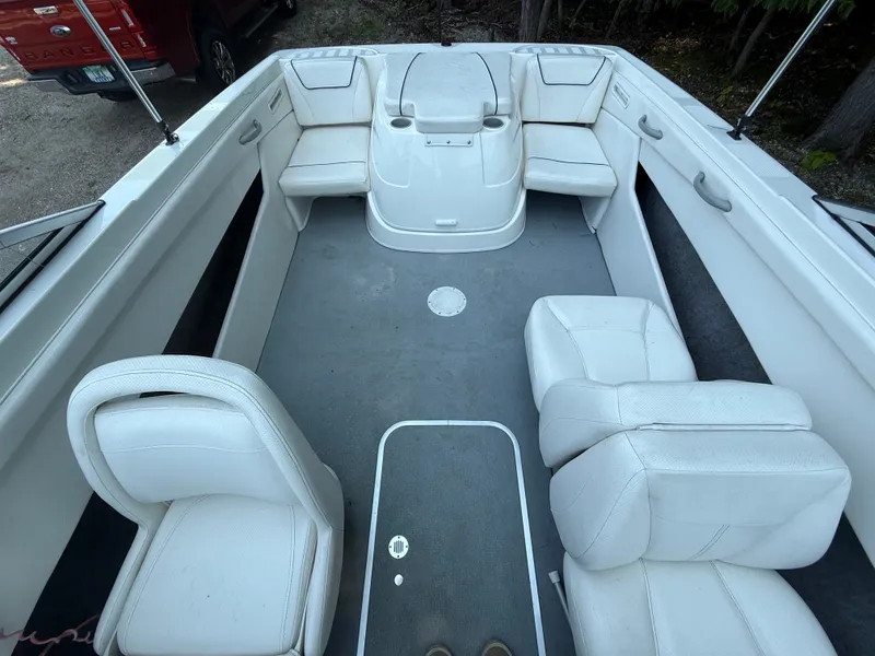 Slide: The Image of Bayliner 195 Discovery 2012 - 5