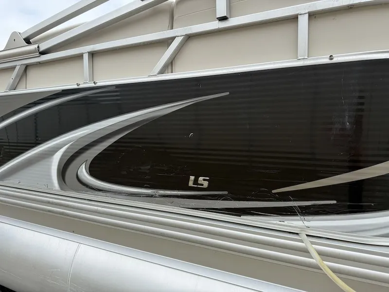 Slide: The Image of Qwest 818 2014 - 10