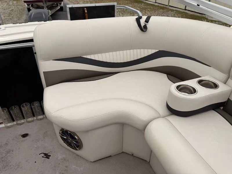 Slide: The Image of Qwest 818 2014 - 16