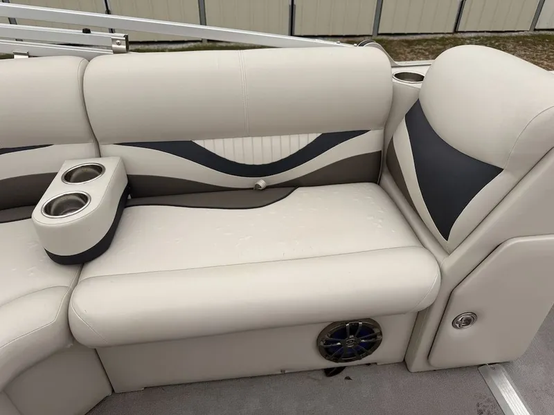 Slide: The Image of Qwest 818 2014 - 17