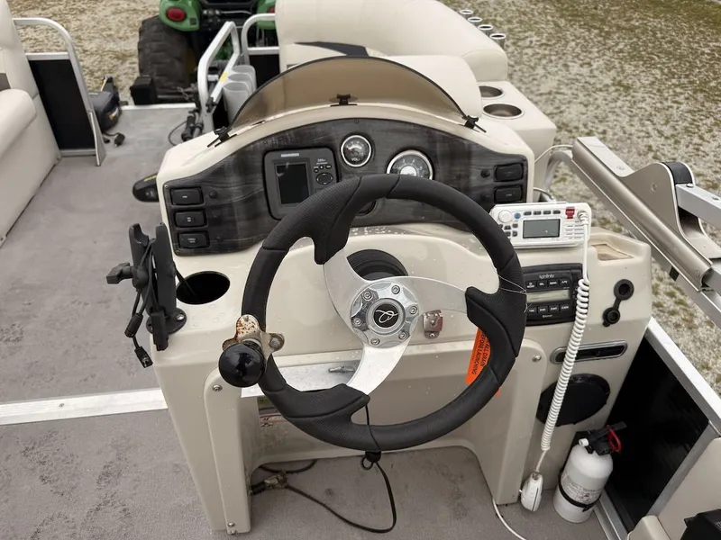 Slide: The Image of Qwest 818 2014 - 18