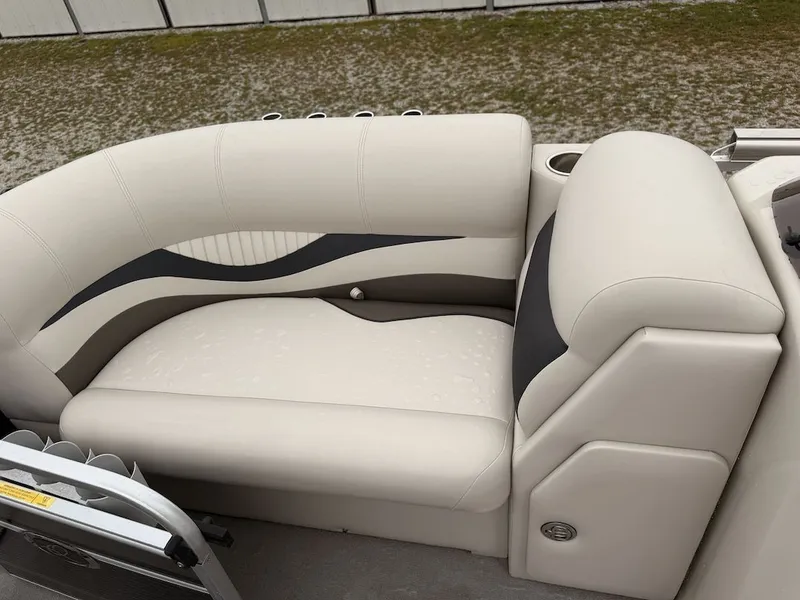 Slide: The Image of Qwest 818 2014 - 20