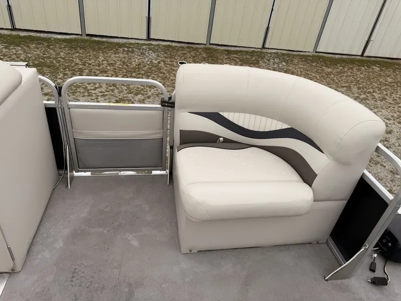 Slide: The Image of Qwest 818 2014 - 21