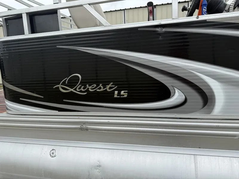 Slide: The Image of Qwest 818 2014 - 7