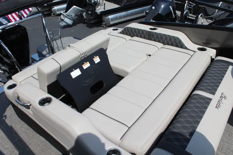 Slide: The Image of Barletta Lusso 23UC 2026 - 16