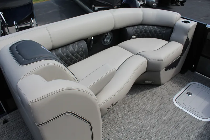 Slide: The Image of Barletta Lusso 23UC 2026 - 23