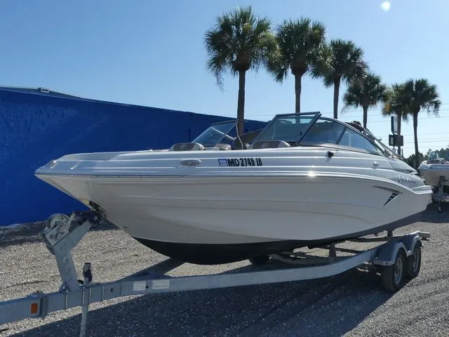 The Image of Crownline Boats Eclipse E215 XS 2023 - 1
