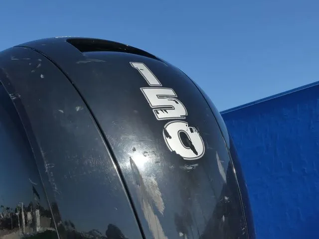 Slide: The Image of Crownline Boats Eclipse E215 XS 2023 - 10